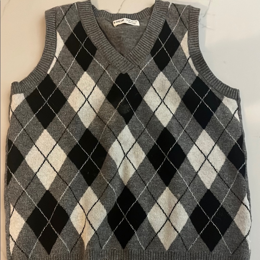 SHEIN Gray and Black V-Neck Argyle Sweater Vest